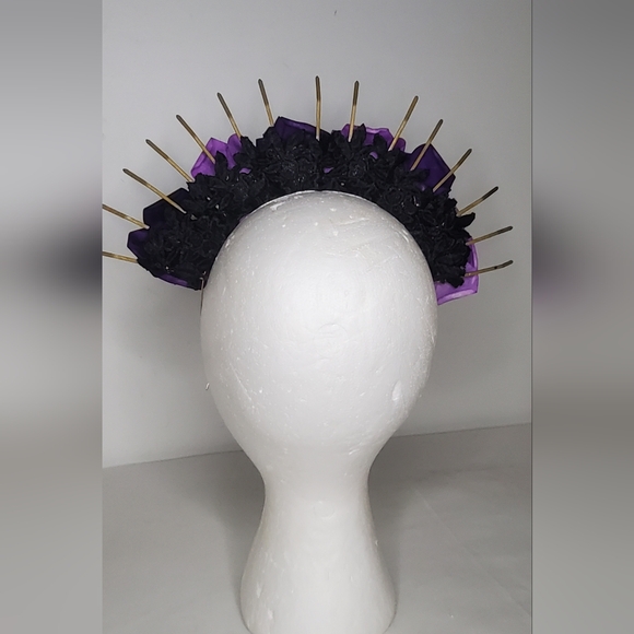 Mexican Elegant Floral Head Piece with Gold Metal Accents - Picture 6 of 11